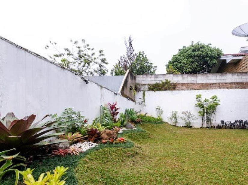 Stylish Villa At Green Apple U 35A Cipanas Puncak Sindanglaya Екстер'єр фото